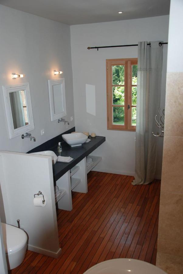 Le Moulin Des Pinchinats Bed and Breakfast Aix-en-Provence Exterior foto