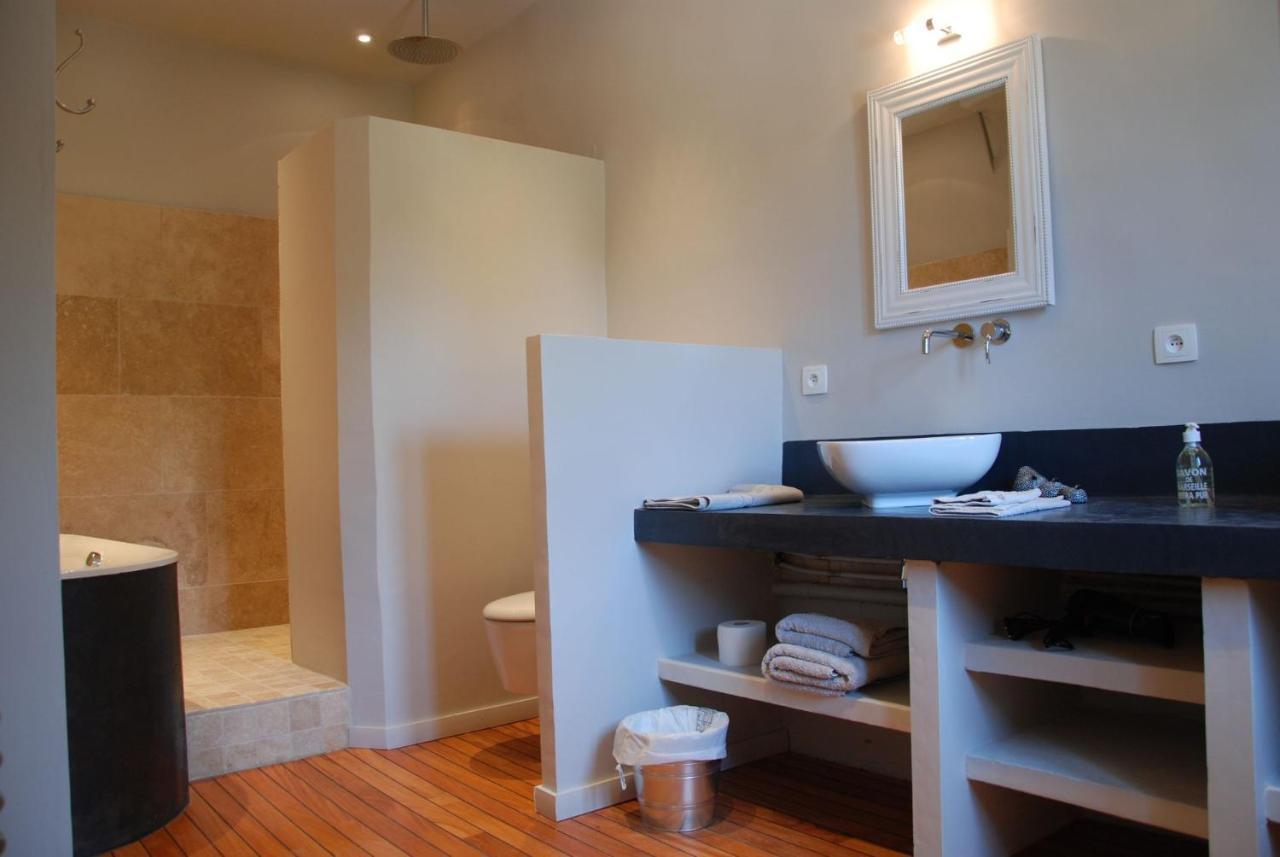 Le Moulin Des Pinchinats Bed and Breakfast Aix-en-Provence Exterior foto